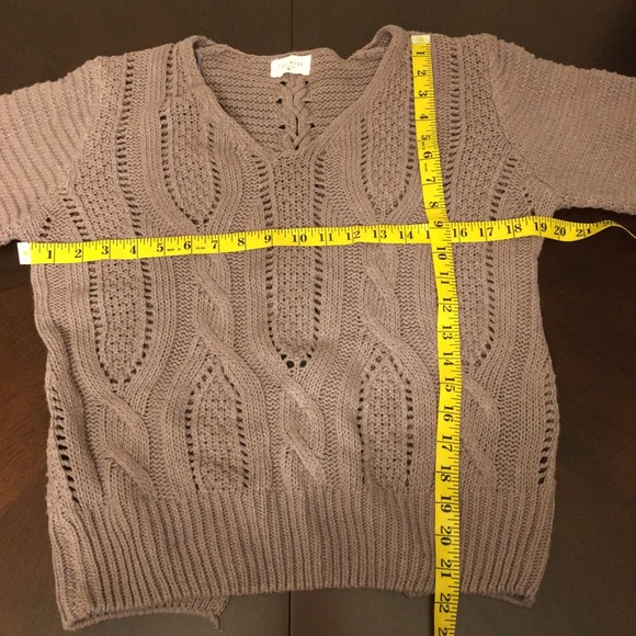 Ivy Rose Sweater - Picture 14 of 14